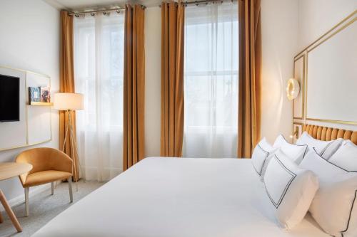 Suite Junior del hotel Melia London Kensington a Melia Collection. Foto 2