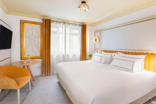 Suite Principal Strawberry Thief del hotel Melia London Kensington a Melia Collection