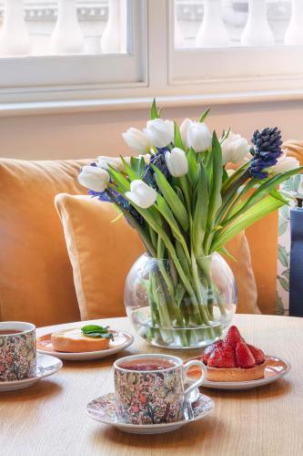 Suite Principal Strawberry Thief del hotel Melia London Kensington a Melia Collection. Foto 4