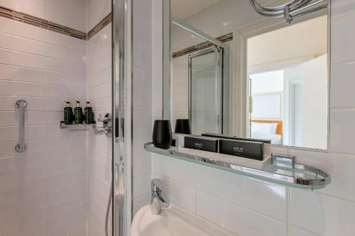 Suite Junior del hotel Melia London Kensington a Melia Collection. Foto 8