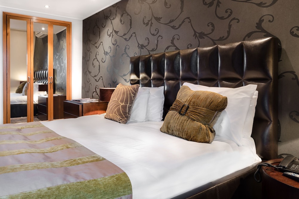 Habitación superior, 1 cama de matrimonio grande del hotel The Washington Mayfair Hotel. Foto 1