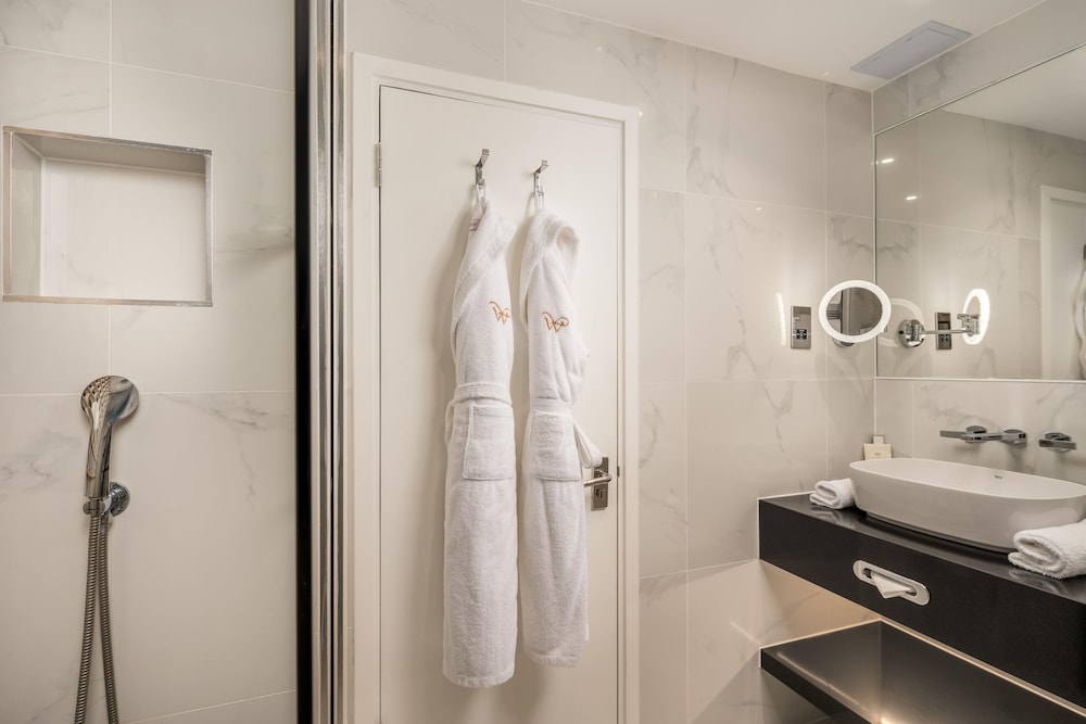 Habitación Deluxe, 1 cama de matrimonio grande del hotel The Washington Mayfair Hotel. Foto 4