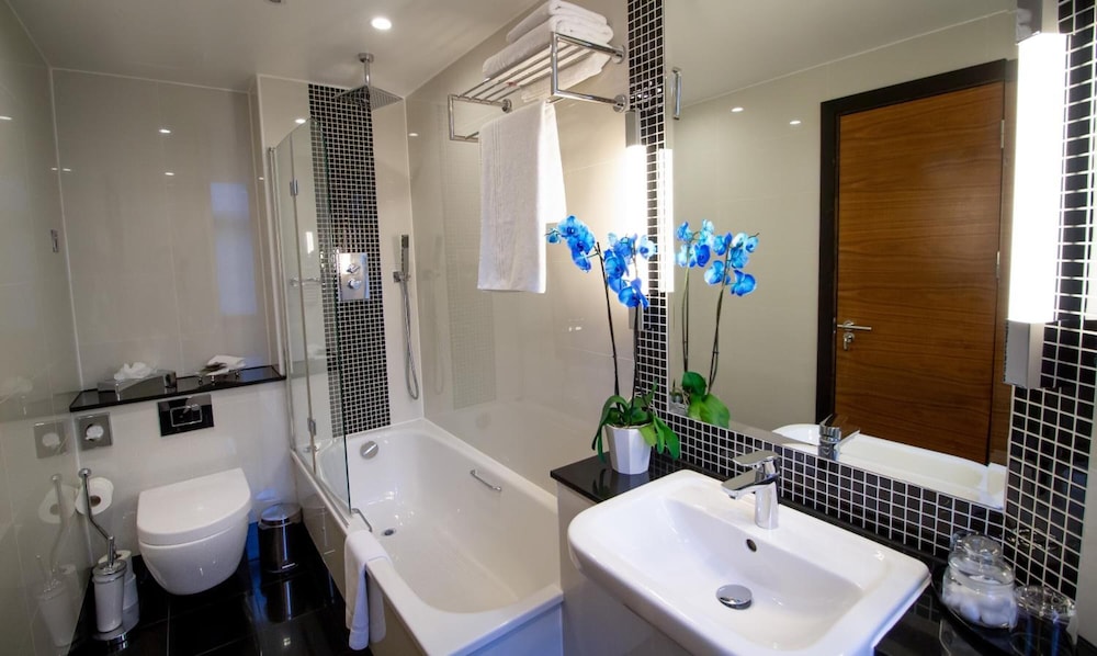 Habitación Deluxe con cama King del hotel Wellington By Blue Orchid. Foto 10
