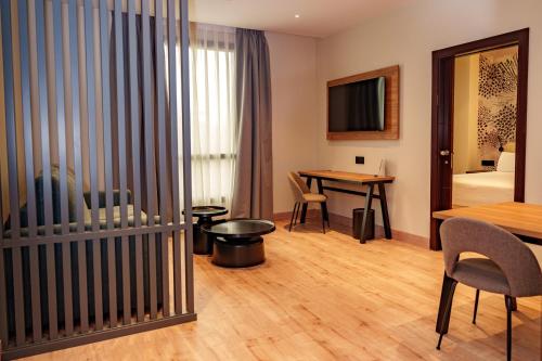 Premium con salón del hotel Princesa De Eboli. Foto 1