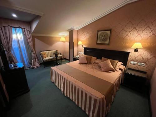 Habitación Doble Deluxe del hotel Santiago. Foto 2