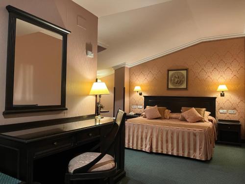 Habitación Doble Deluxe del hotel Santiago. Foto 4