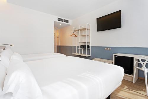 Habitación Familiar del hotel B&B Madrid Fuenlabrada. Foto 1