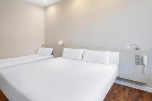 Habitación Familiar del hotel B&B Madrid Fuenlabrada. Foto 3