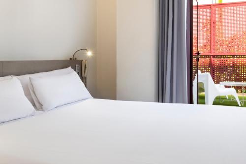 Habitación Doble Superior con terraza del hotel B&B Madrid Fuenlabrada