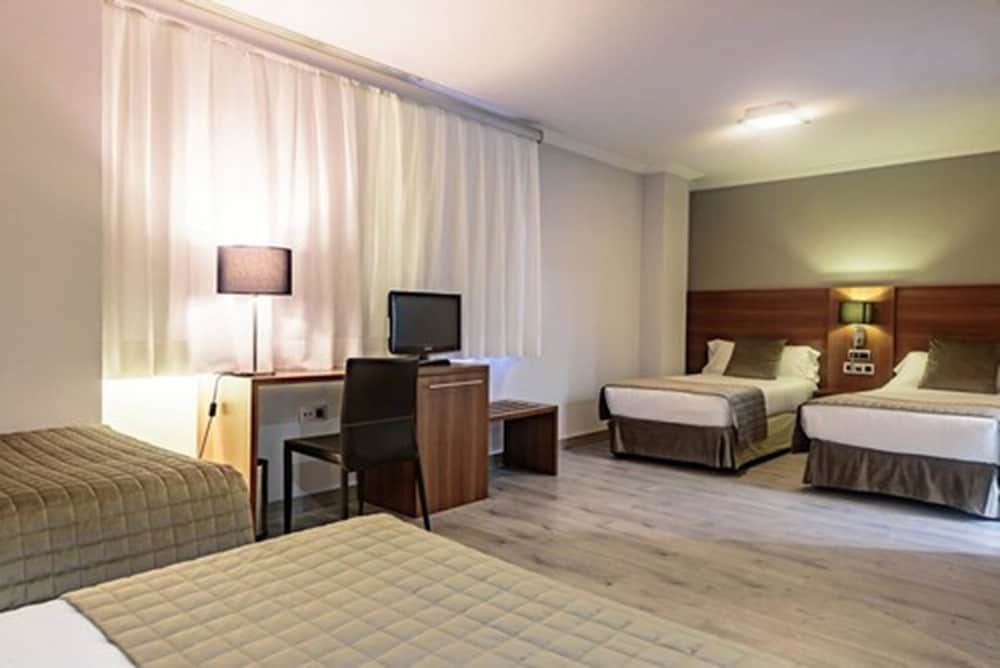 Habitación triple del hotel Bs Príncipe Felipe