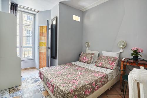 Habitación Doble con baño privado del hotel Le Petit Borda