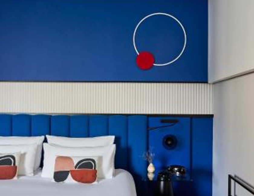 Habitación Premium con cama grande del hotel Indigo Barcelona Plaza Espana, an IHG. Foto 1