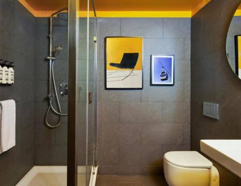 Habitación Doble Estándar del hotel Indigo Barcelona Plaza Espana, an IHG. Foto 4