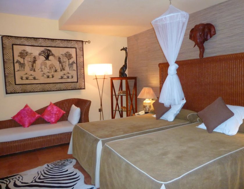 Habitación Triple Confort del hotel and Spa Sierra De Cazorla 4*. Foto 4