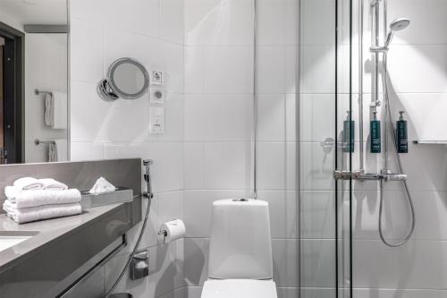 Suite Junior del hotel Hilton Helsinki Strand