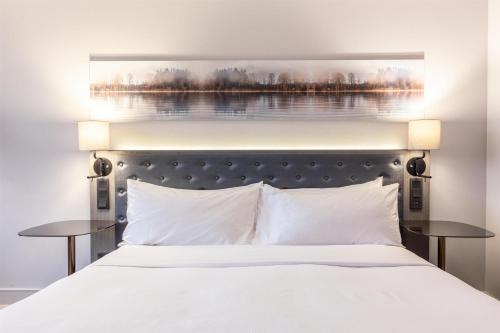 Suite Junior del hotel Hilton Helsinki Strand. Foto 6