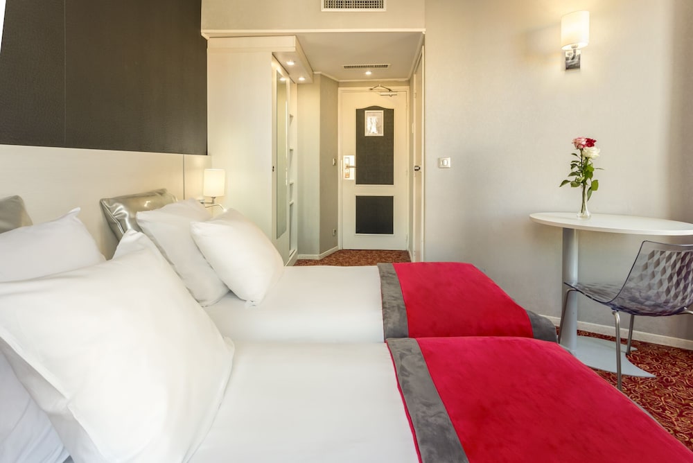 Habitación estándar con 2 camas individuales del hotel BERKELEY. Foto 7