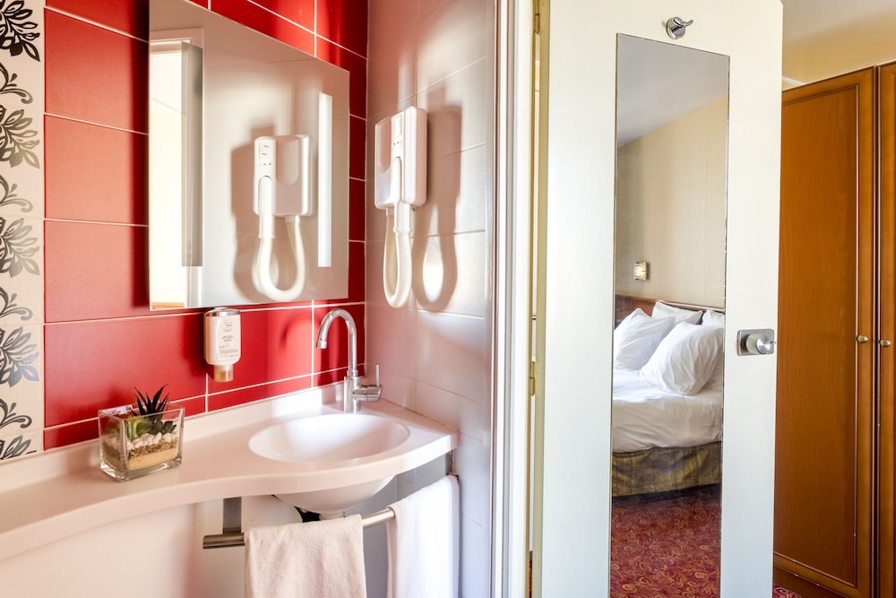 Habitación estándar con 2 camas individuales del hotel BERKELEY. Foto 16