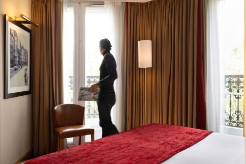 Habitación Deluxe con cama extragrande del hotel Royal Saint Michel. Foto 3