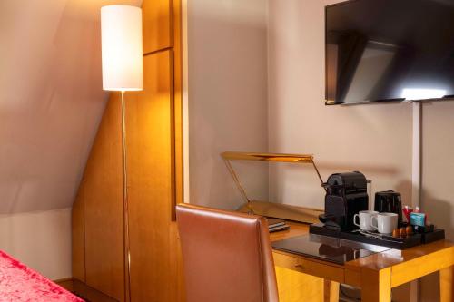 Habitación Individual Ático del hotel Royal Saint Michel. Foto 4