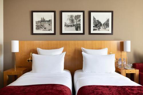 Habitación Triple del hotel Royal Saint Michel. Foto 1