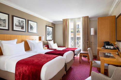 Habitación Triple del hotel Royal Saint Michel. Foto 2