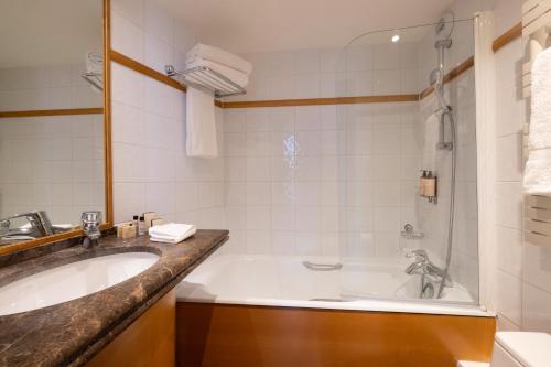 Habitación Triple del hotel Royal Saint Michel. Foto 10