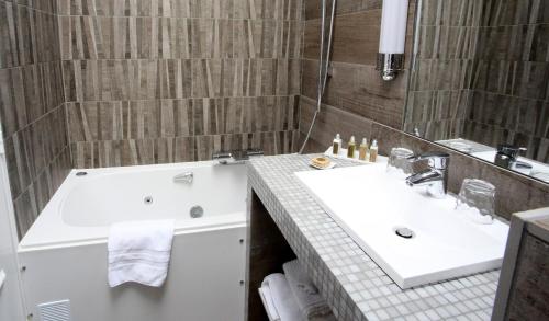 Habitación Doble Deluxe - 1 o 2 camas del hotel Relais St. Jacques. Foto 1