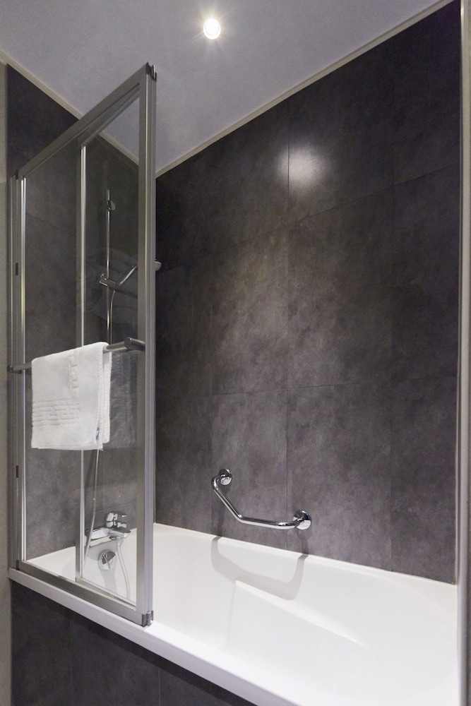 Habitación con 2 camas individuales del hotel HOTEL PARIS VILLETTE. Foto 6