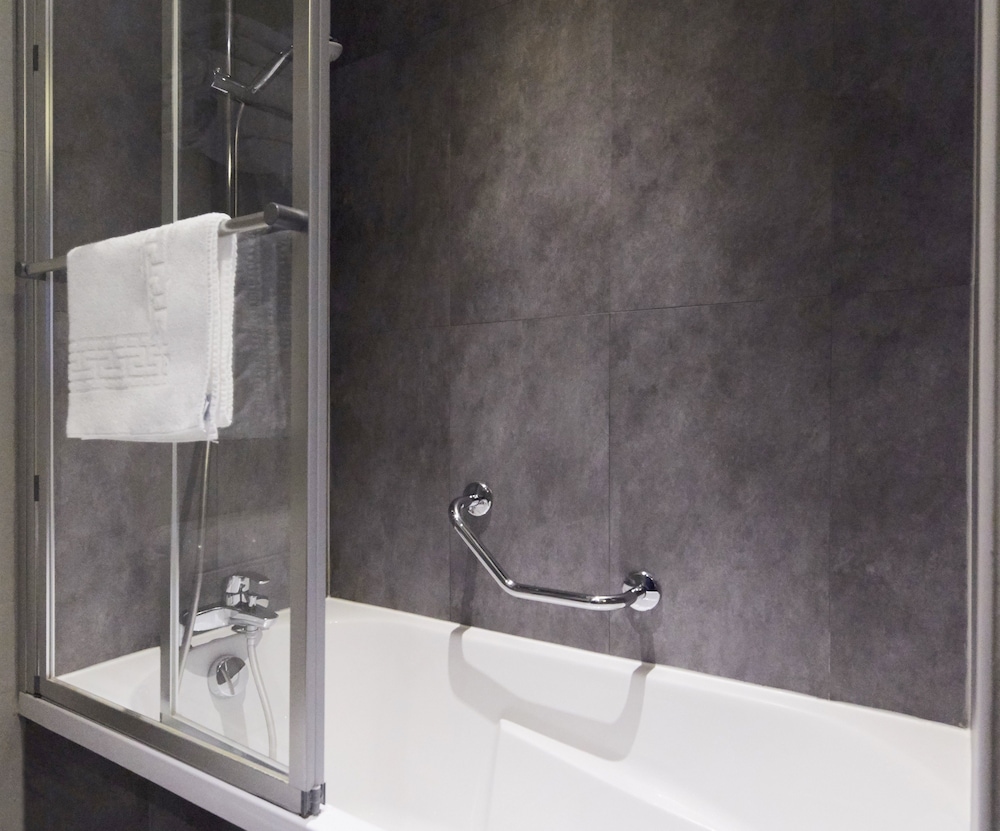 Oferta Familiar - 2 habitaciones independientes no comunicadas del hotel HOTEL PARIS VILLETTE. Foto 1