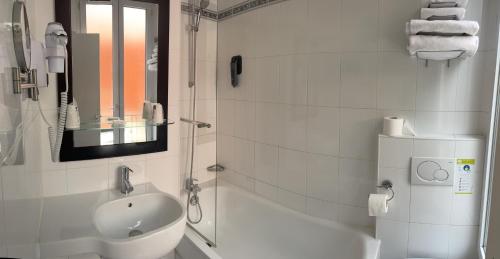 Habitación Doble - 2 camas del hotel Hipotel Lilas Gambetta. Foto 1