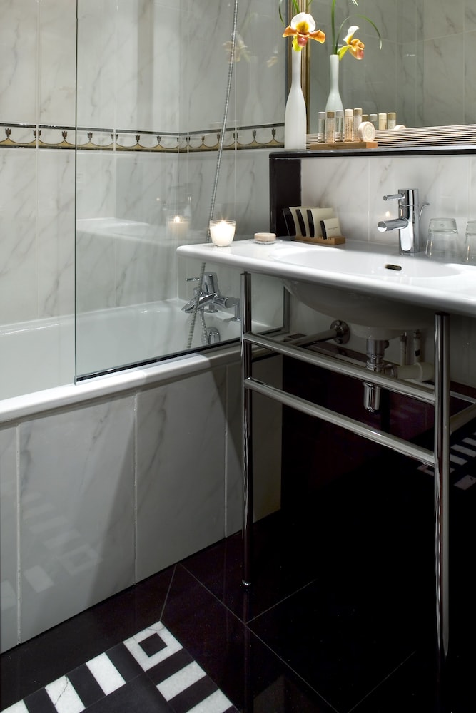 Suite junior (Executive) del hotel Les Jardins Du Marais. Foto 4