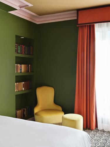Habitación Doble Pequeña del hotel Les Deux Gares. Foto 3