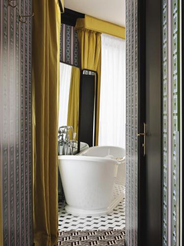 Suite Superior del hotel Les Deux Gares. Foto 4