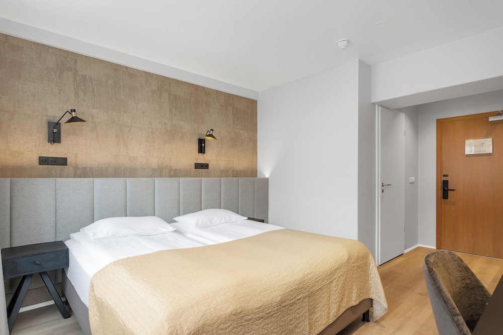 Habitación Deluxe con 2 camas individuales, baño privado del hotel Alva Brautarholt. Foto 2