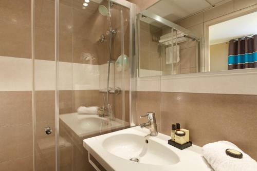 Habitación Individual con ducha del hotel BEAUGRENELLE ST CHARLES. Foto 1