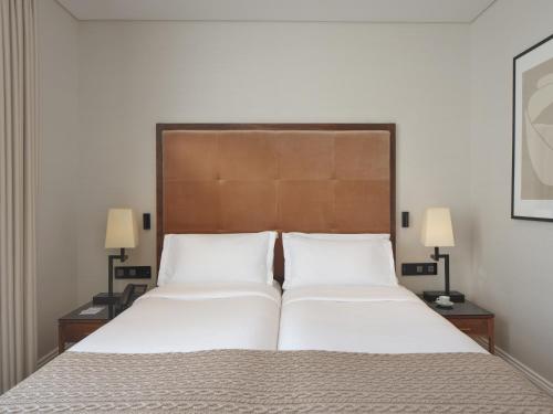 Habitación Doble Deluxe - 2 camas del hotel The Queen's Gate. Foto 5