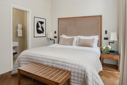 Lower Ground Deluxe Queen Room del hotel The Queen's Gate. Foto 1