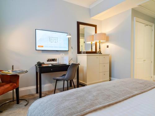 Habitación Doble Estándar del hotel London Bridge. Foto 2