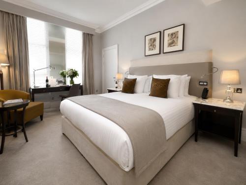 Habitación Executive con cama extragrande del hotel London Bridge. Foto 1