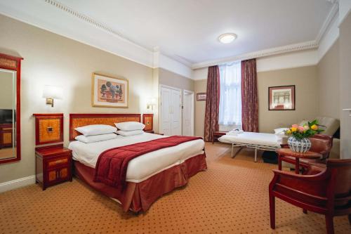 Habitación Triple del hotel Grange Clarendon. Foto 9