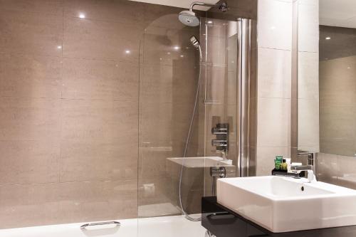 Habitación Doble Clásica - 2 camas del hotel Courthouse Hotel London. Foto 5