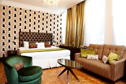 Suite Doble Magistrate con cama extragrande del hotel Courthouse Hotel London. Foto 6