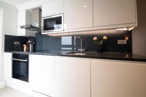 Estudio del hotel High Street Kensington by Viridian Apartments. Foto 22