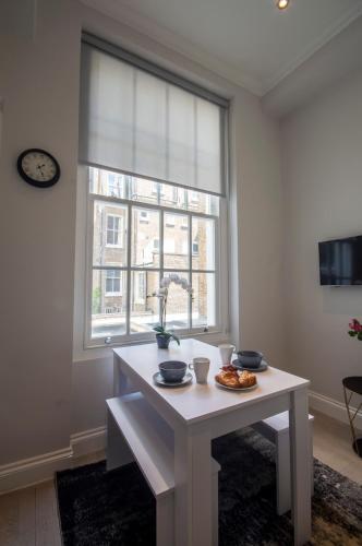 Estudio del hotel High Street Kensington by Viridian Apartments. Foto 33