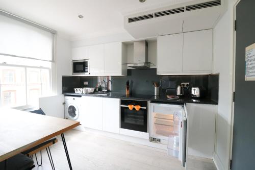 Estudio del hotel High Street Kensington by Viridian Apartments. Foto 35