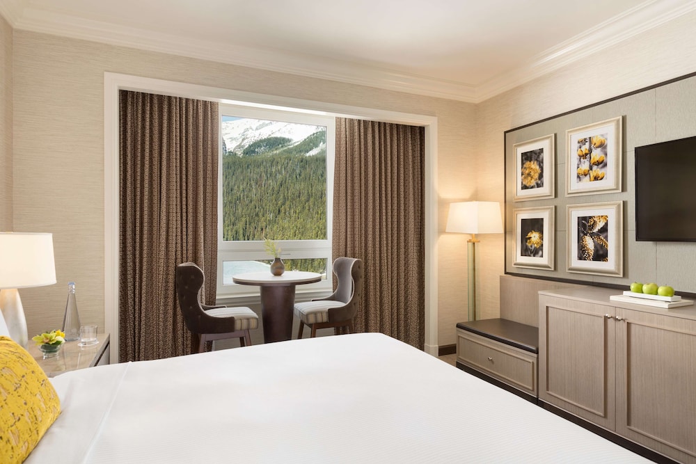 Fairmont Gold, Habitación, 1 cama de matrimonio grande, vistas al lago del hotel Fairmont Chateau Lake Louise. Foto 3