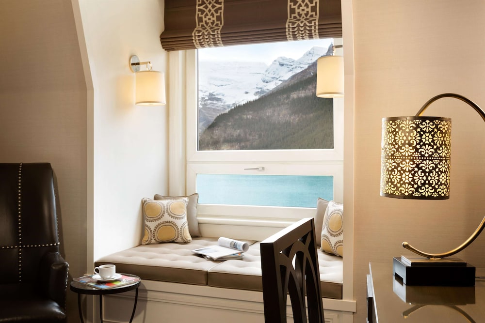 Fairmont Gold, Habitación, 1 cama de matrimonio grande, vistas al lago del hotel Fairmont Chateau Lake Louise. Foto 4