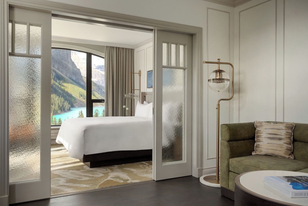 Suite, 1 habitación, vistas al lago del hotel Fairmont Chateau Lake Louise. Foto 3