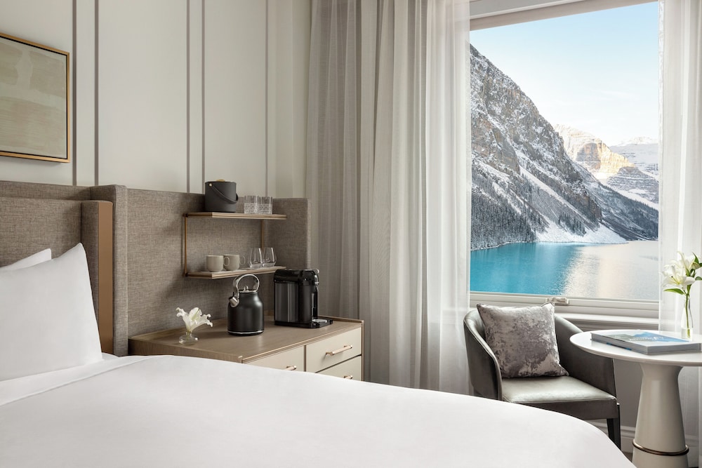Habitación, 1 cama de matrimonio grande, vistas al lago (Fairmont) del hotel Fairmont Chateau Lake Louise. Foto 1